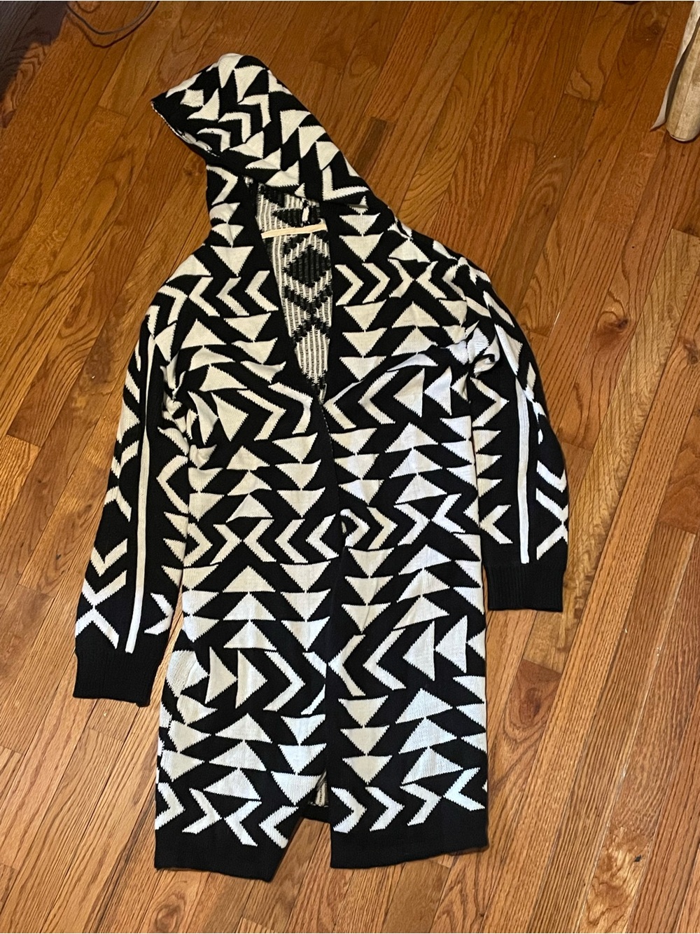 SHEIN Black and White Geometric Hooded Cardigan